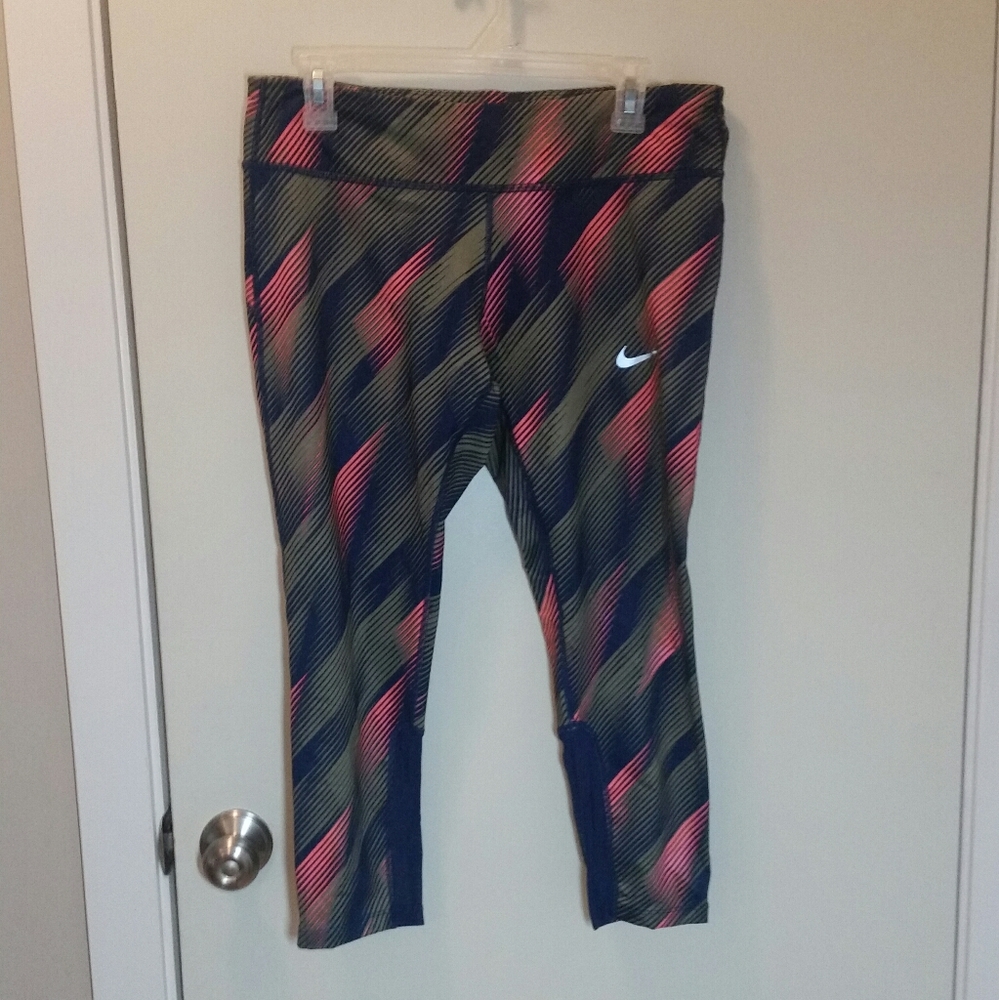 Nike capri leggings